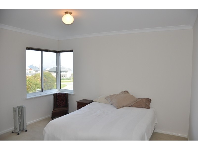1/ 110 Leighton Rd, Halls Head WA 6210