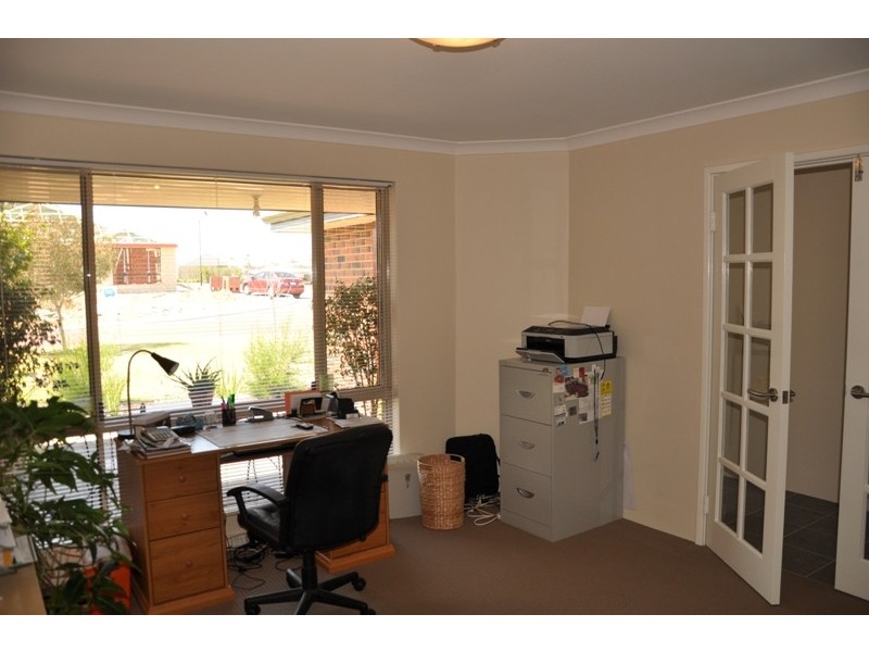 28 Tandure Heights, Lakelands WA 6180