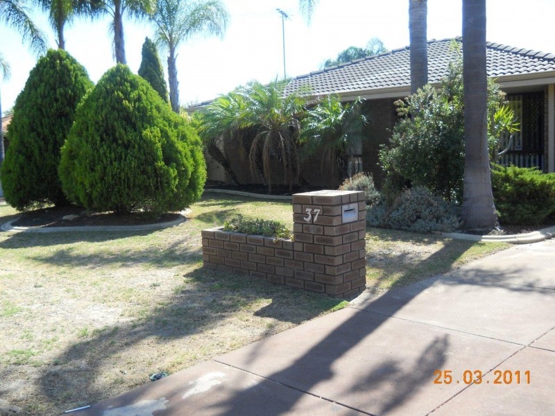 37 Sandeland Avenue, Coodanup WA 6210