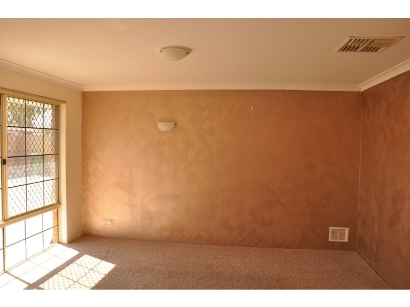 2 Falstaff Close, Greenfields WA 6210