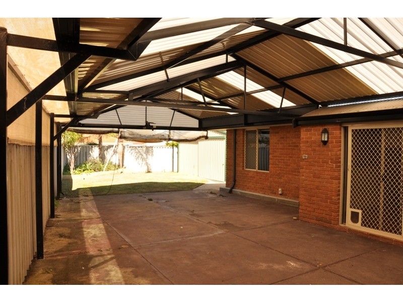 2 Falstaff Close, Greenfields WA 6210