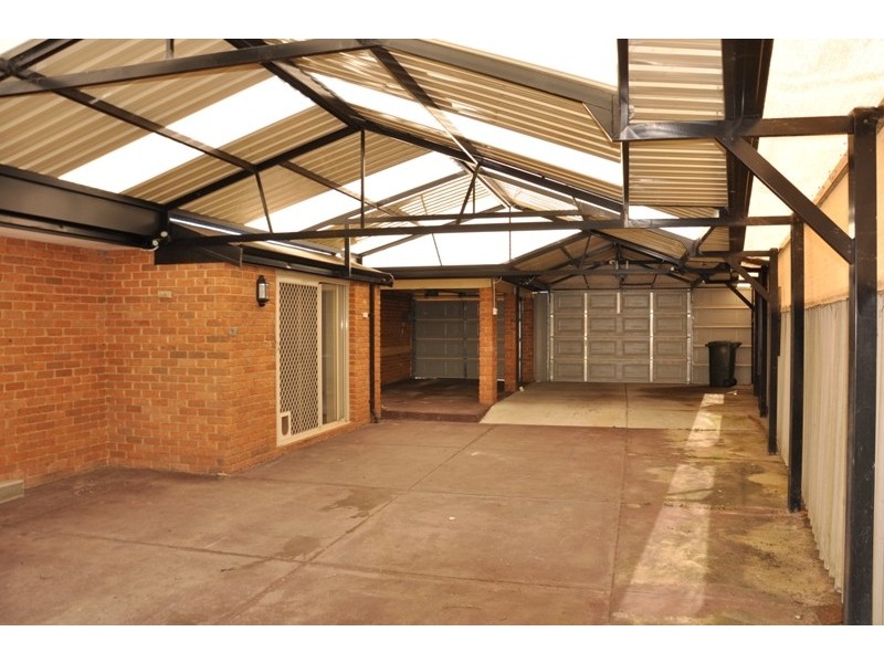 2 Falstaff Close, Greenfields WA 6210