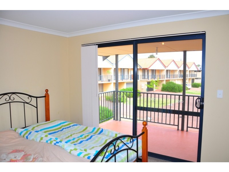 13/ 70 Waldron Boulevard, Greenfields WA 6210