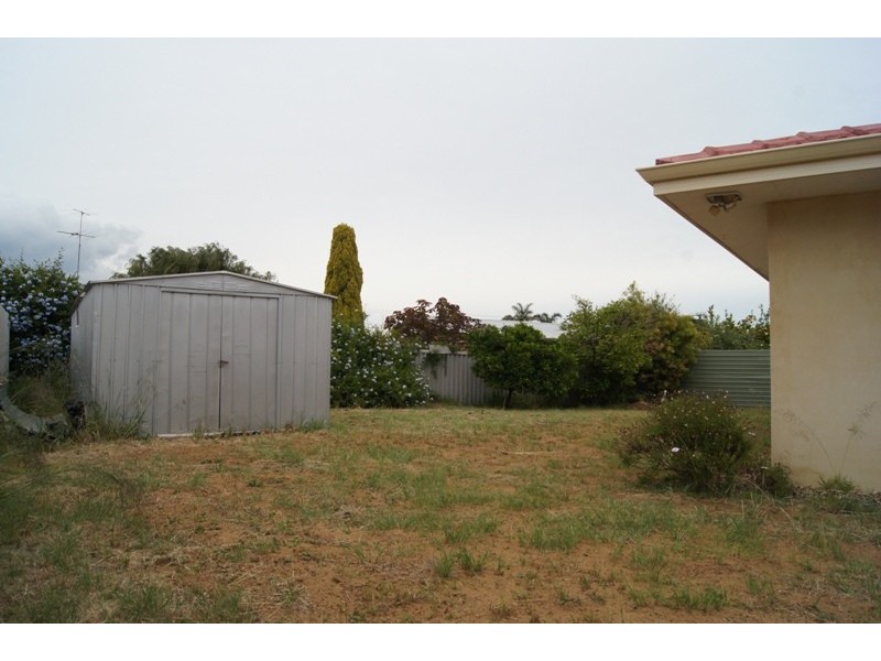 48 Kookerbrook St, Dudley Park WA 6210