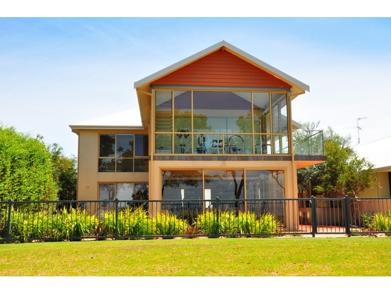 15 Chimneys Retreat, Erskine WA 6210