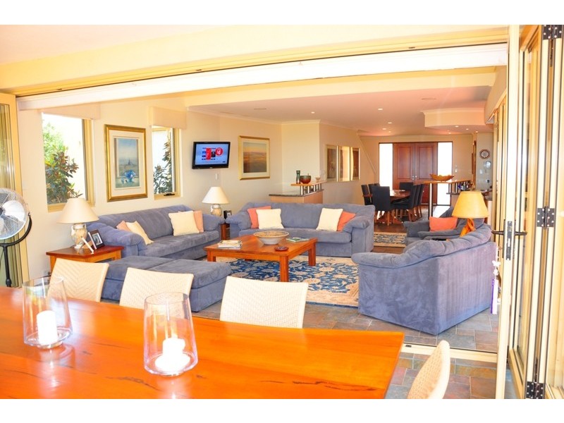 15 Chimneys Retreat, Erskine WA 6210