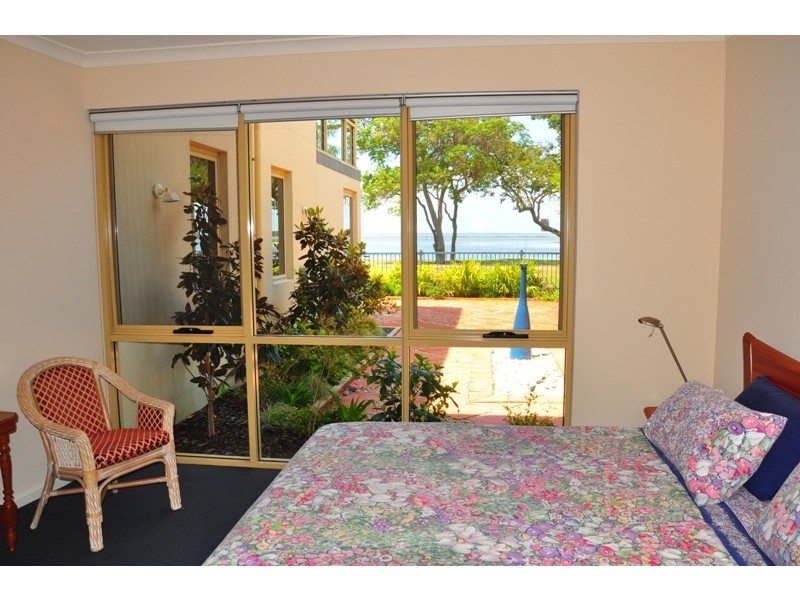 15 Chimneys Retreat, Erskine WA 6210