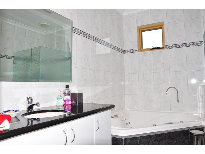 15 Chimneys Retreat, Erskine WA 6210