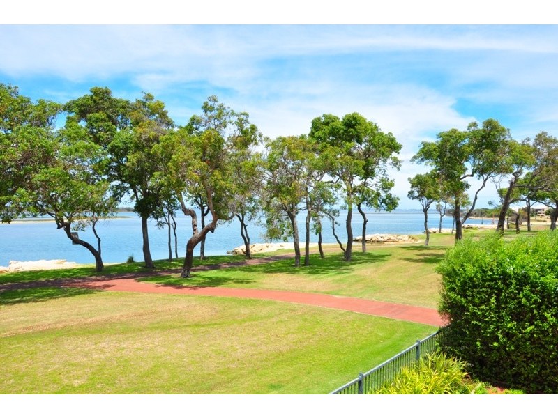 15 Chimneys Retreat, Erskine WA 6210