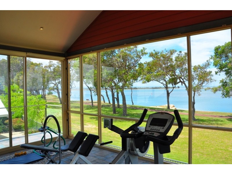 15 Chimneys Retreat, Erskine WA 6210