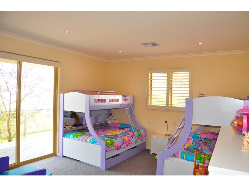 15 Chimneys Retreat, Erskine WA 6210