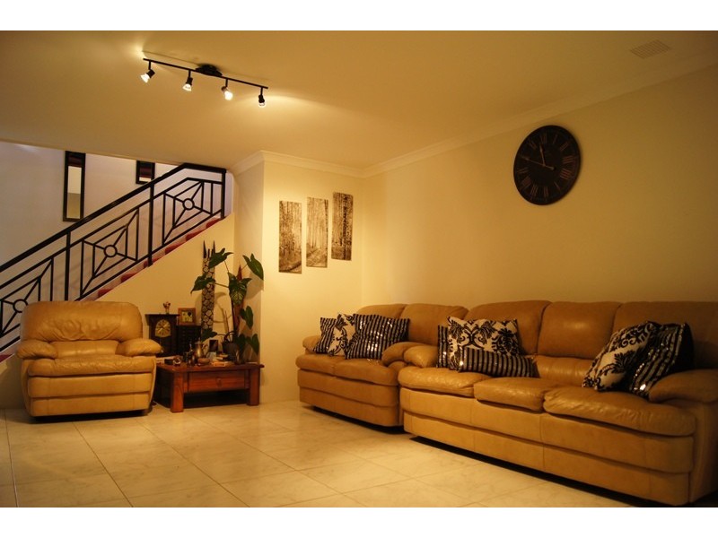 17 Hudson Drive, Dudley Park WA 6210