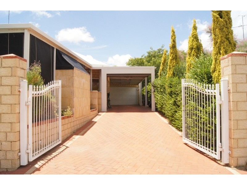 30 Banksia Tce, South Yunderup WA 6208