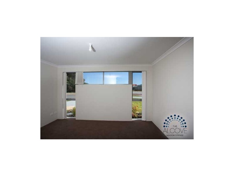 1 Chadwell Close, Meadow Springs WA 6210