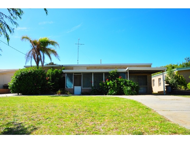 10 Sharland St, Halls Head WA 6210