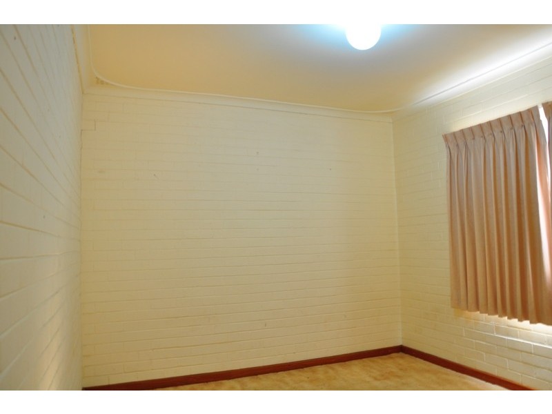 10 Sharland St, Halls Head WA 6210