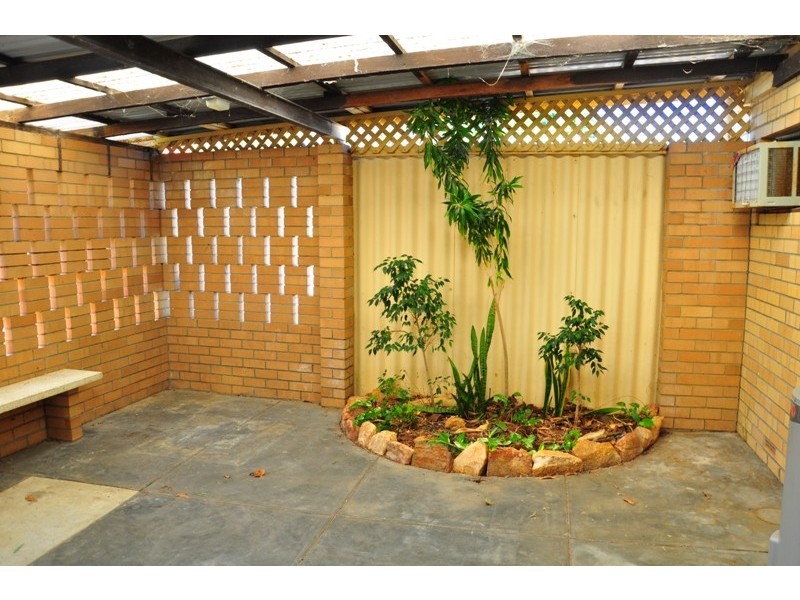 10 Sharland St, Halls Head WA 6210