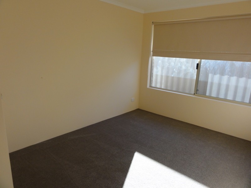 8 Eiffel Crescent, Port Kennedy WA 6172