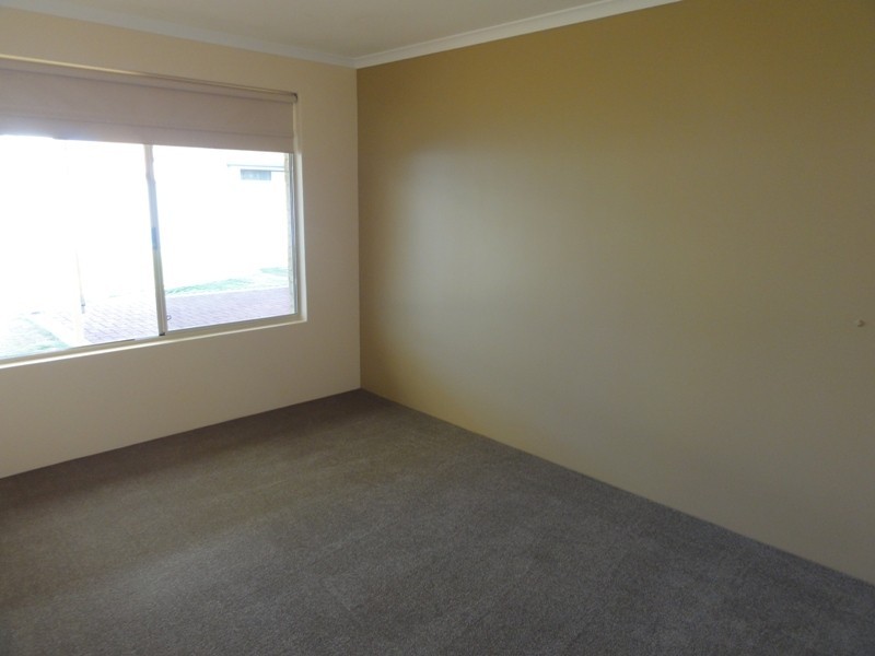 8 Eiffel Crescent, Port Kennedy WA 6172