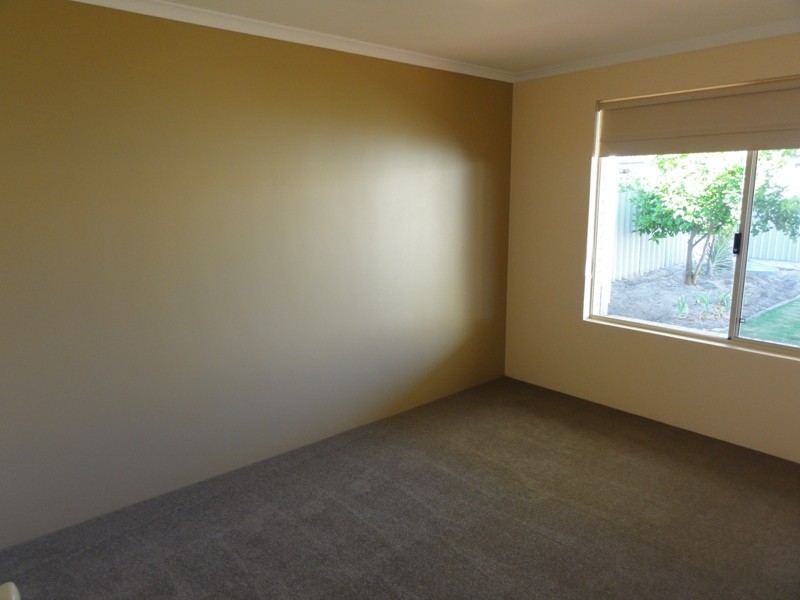 8 Eiffel Crescent, Port Kennedy WA 6172