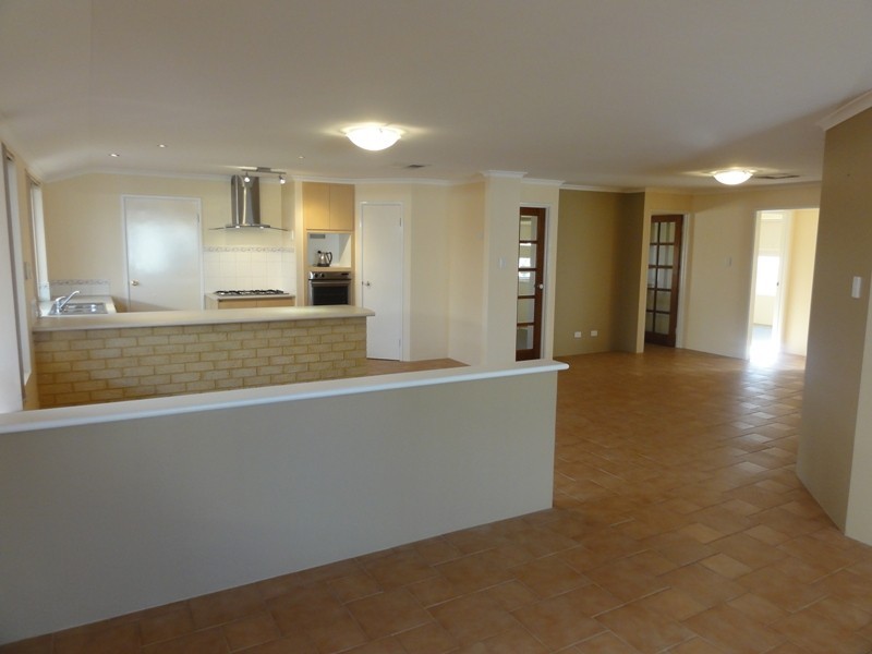 8 Eiffel Crescent, Port Kennedy WA 6172