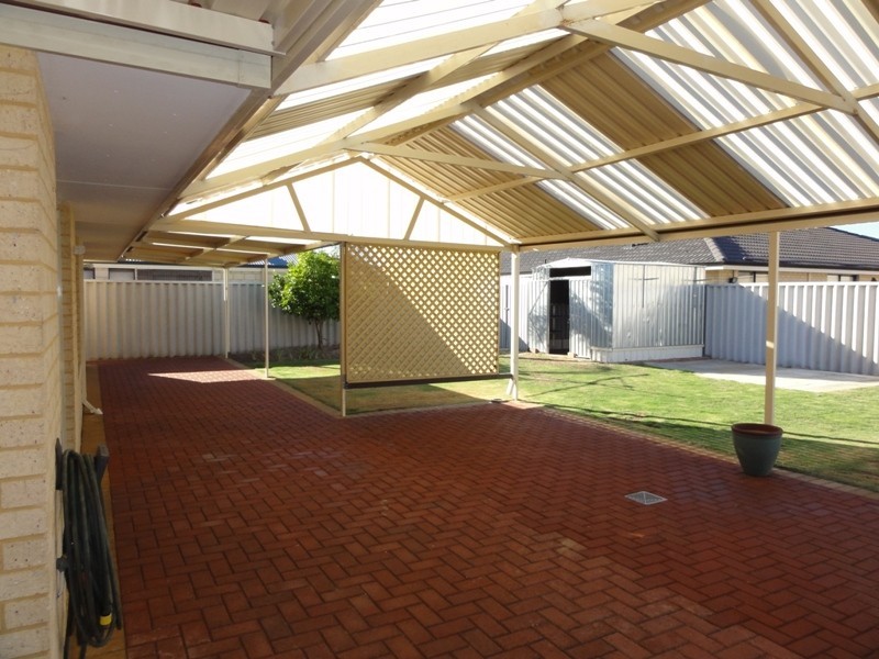 8 Eiffel Crescent, Port Kennedy WA 6172