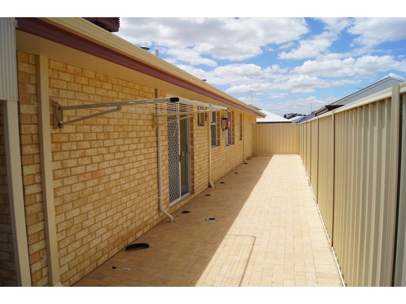 4 Bertha Loop, Dudley Park WA 6210