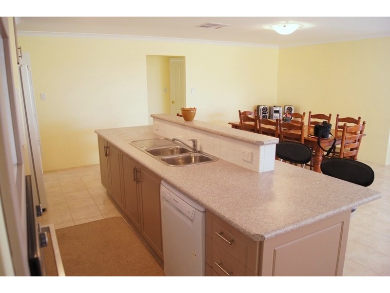 4 Bertha Loop, Dudley Park WA 6210