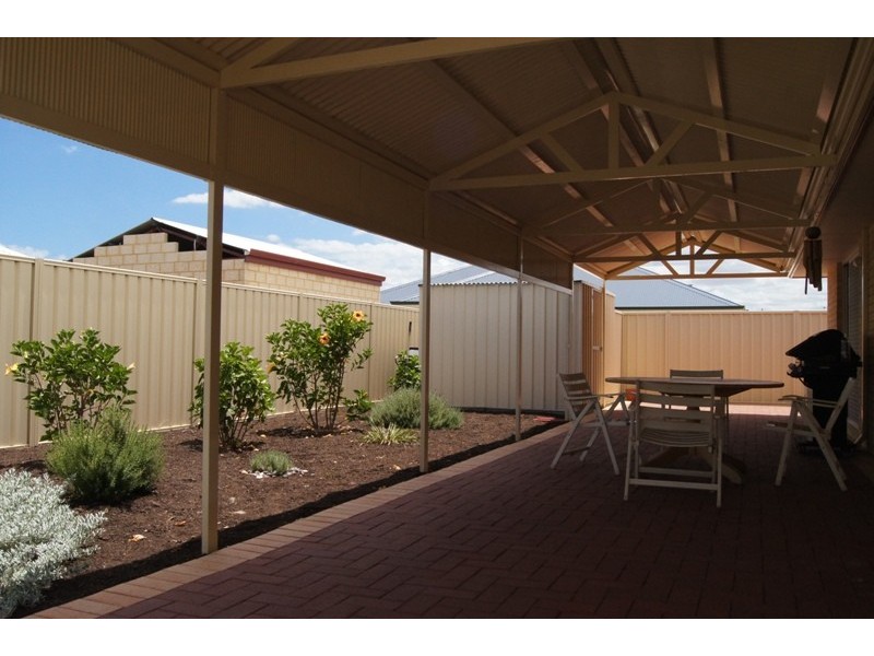4 Bertha Loop, Dudley Park WA 6210