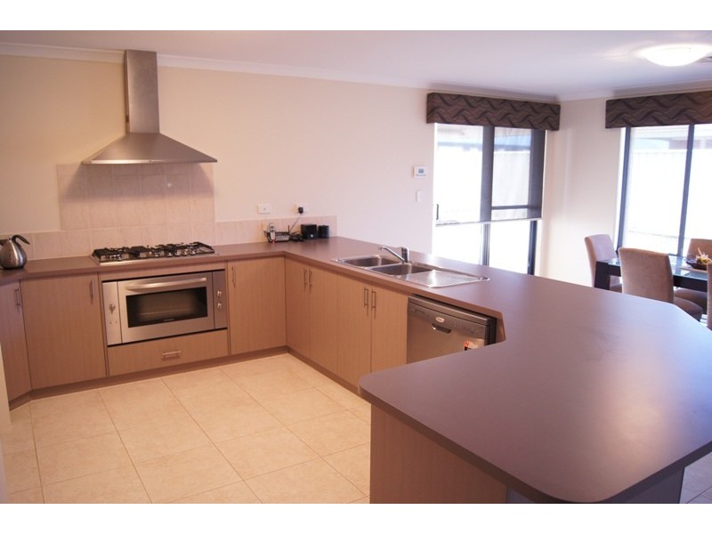 24 Hamlet Pass, Pinjarra WA 6208