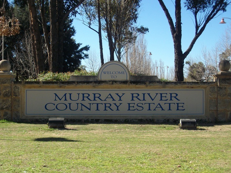 24 Hamlet Pass, Pinjarra WA 6208