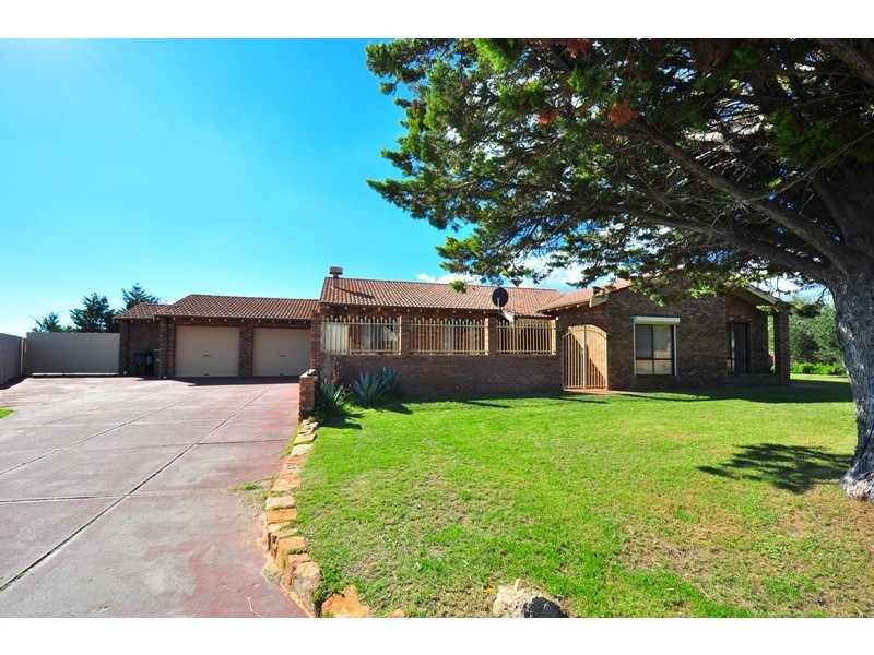 4 Sussex Place., Halls Head WA 6210