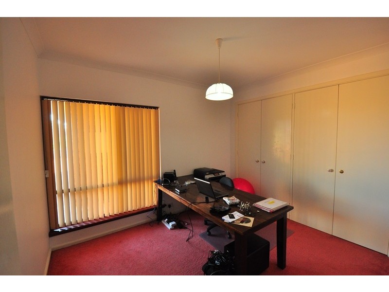 4 Sussex Place., Halls Head WA 6210