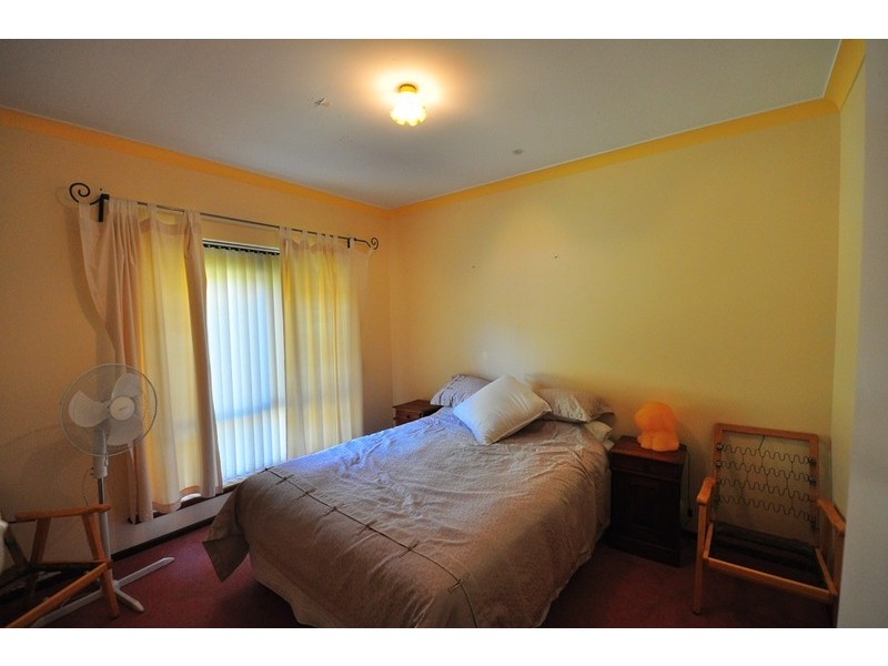 4 Sussex Place., Halls Head WA 6210