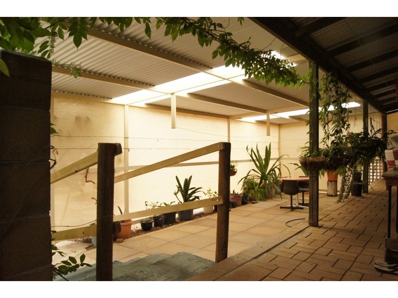 4 Racecourse Rd, Pinjarra WA 6208