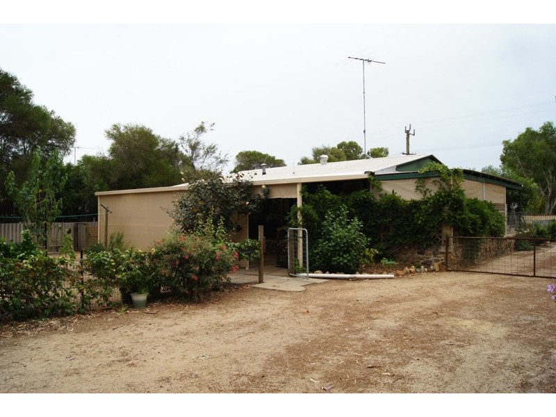 4 Racecourse Rd, Pinjarra WA 6208