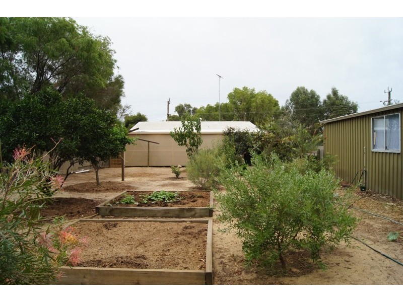 4 Racecourse Rd, Pinjarra WA 6208