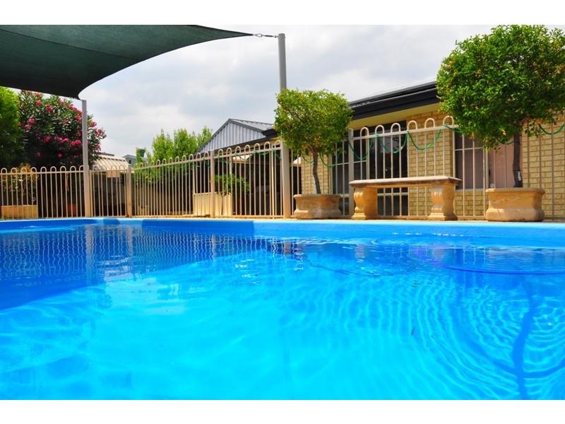 2 Dior Place, Greenfields WA 6210