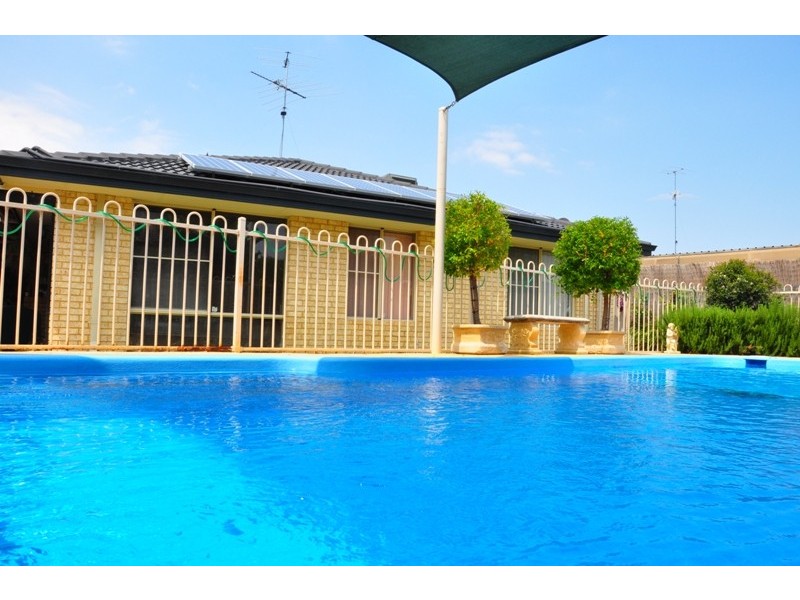 2 Dior Place, Greenfields WA 6210