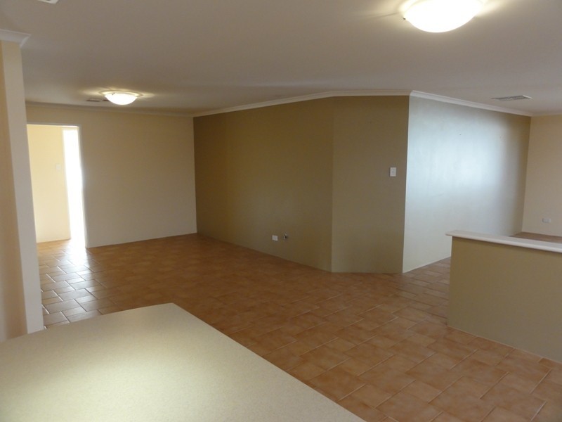 8 Eiffel Crescent, Port Kennedy WA 6172