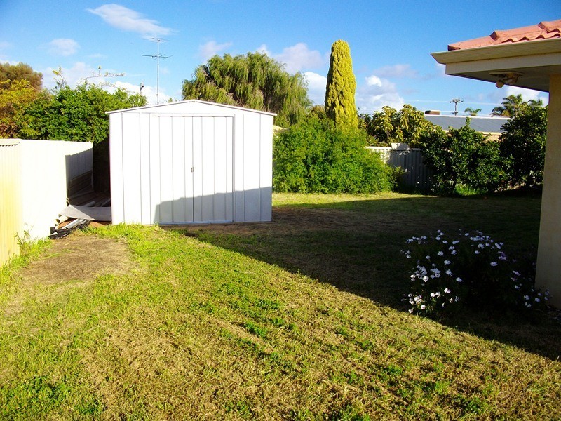 48 Kookerbrook St, Dudley Park WA 6210