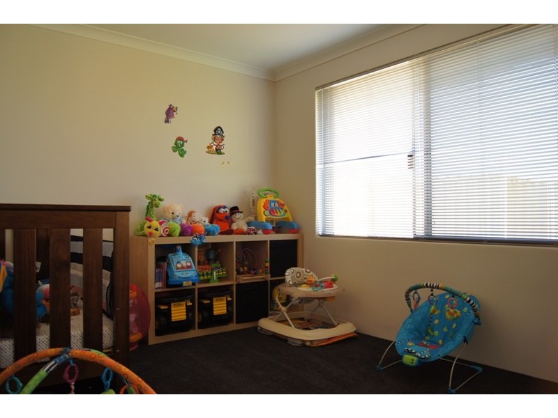 16 Coquette Pass, Dudley Park WA 6210