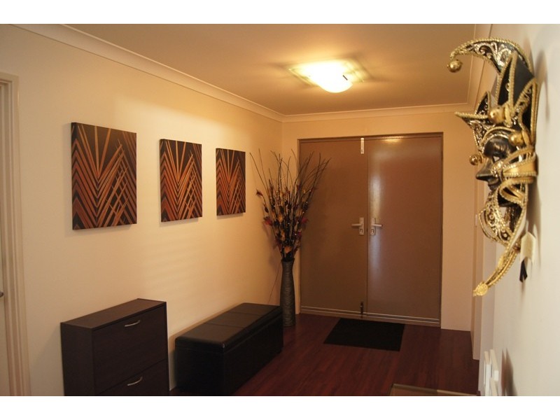 16 Coquette Pass, Dudley Park WA 6210