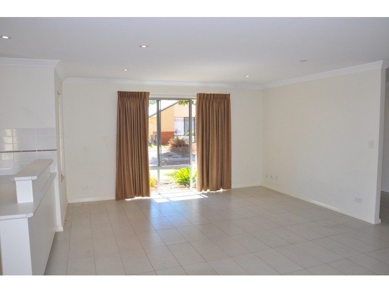 14 Zamia Loop, Wannanup WA 6210