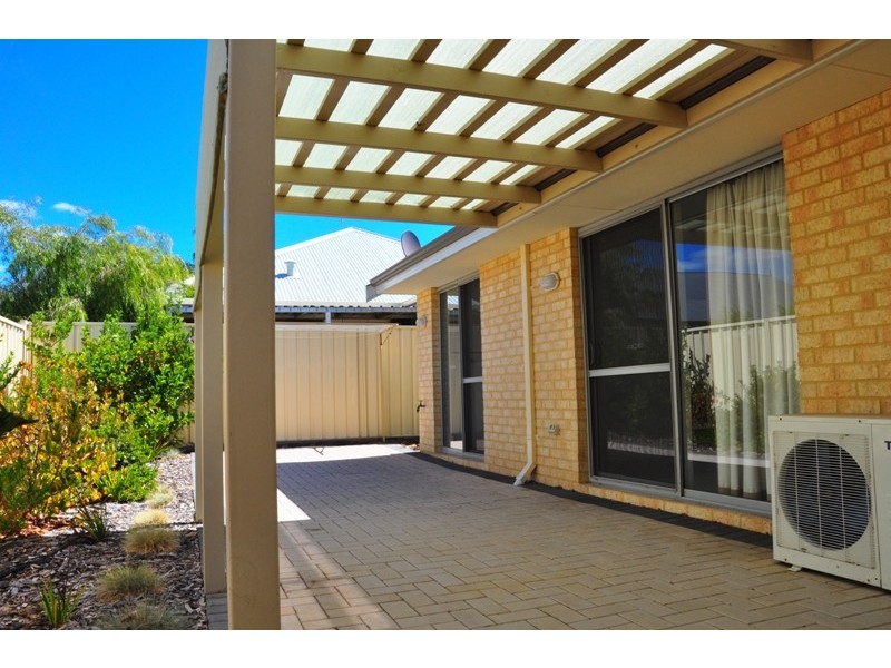 14 Zamia Loop, Wannanup WA 6210