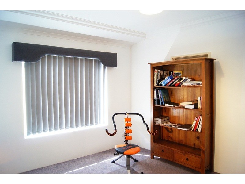 42 Heyerdahl Way, Dudley Park WA 6210