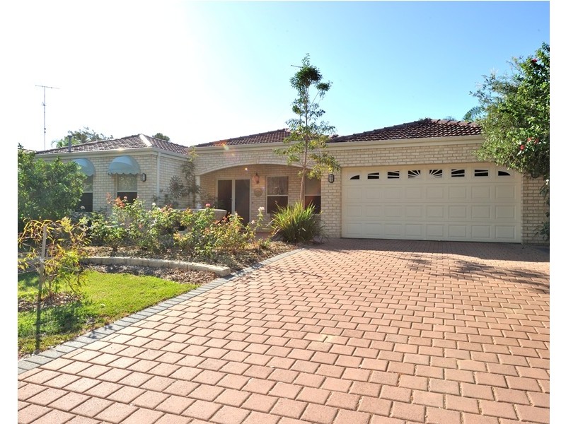 33 Willoughbridge Crescent, Erskine WA 6210