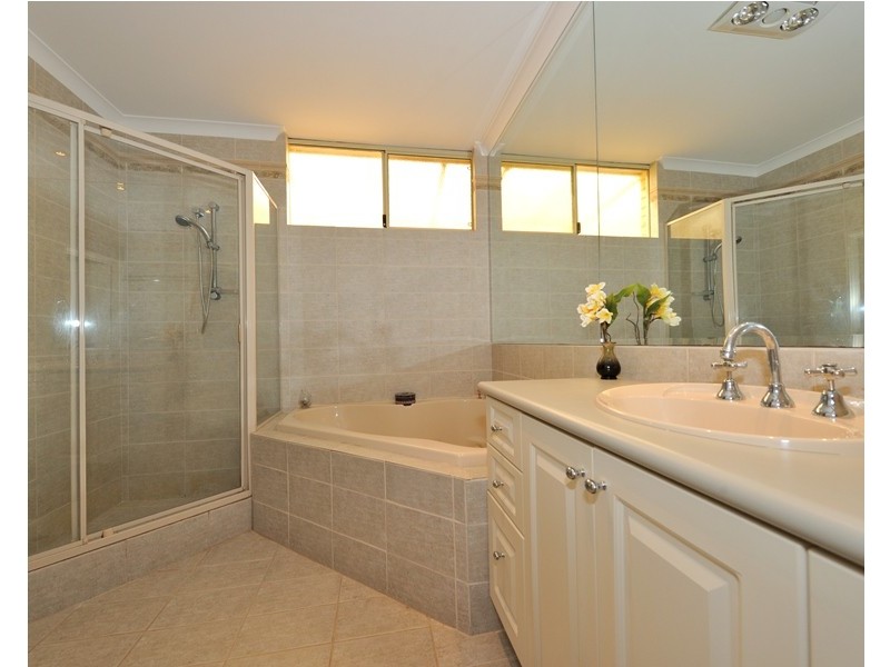 33 Willoughbridge Crescent, Erskine WA 6210