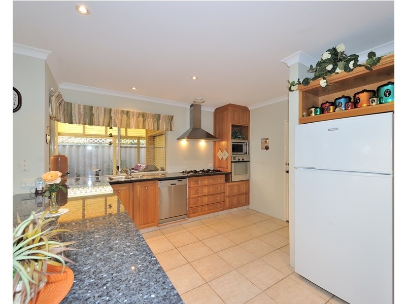 33 Willoughbridge Crescent, Erskine WA 6210