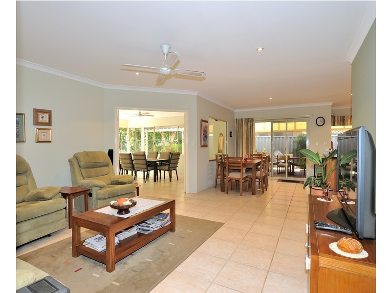 33 Willoughbridge Crescent, Erskine WA 6210